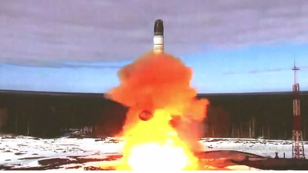 El mundo se remeció tras la noticia de que Corea del Norte disparó tres misiles balísticos de corto alcance desde su costa este, que pudieron llegar fácilmente a Seul, la capital de Corea del Sur.