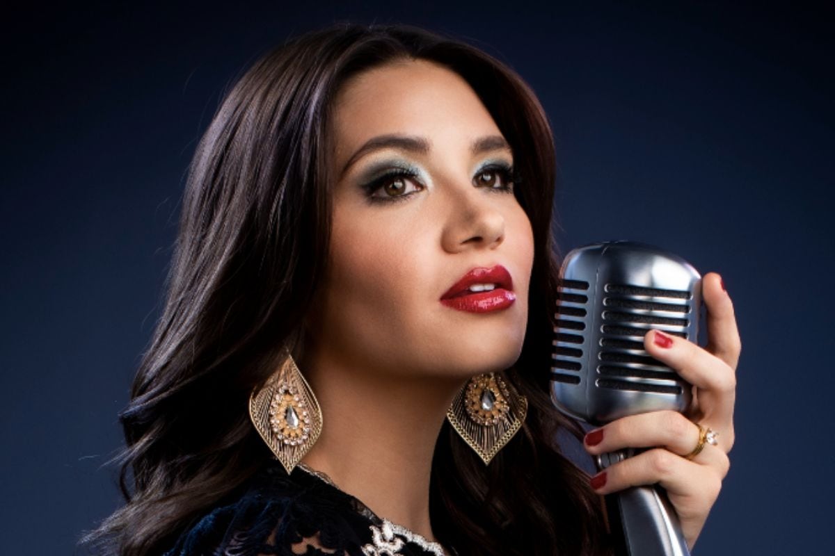 Mariana Gómez protagoniza la serie "Arelys Henao: canto para no llorar" basada en la vida de la conocida cantante (Foto: Caracol Televisión)