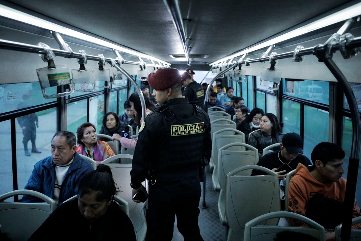 Policía sale a las calles ante declaratoria de emergencia. Foto: Joel Alonzo/ @photo.gec