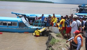 Doce personas mueren por hundimiento de dos embarcaciones en el río Ucayali | VIDEO