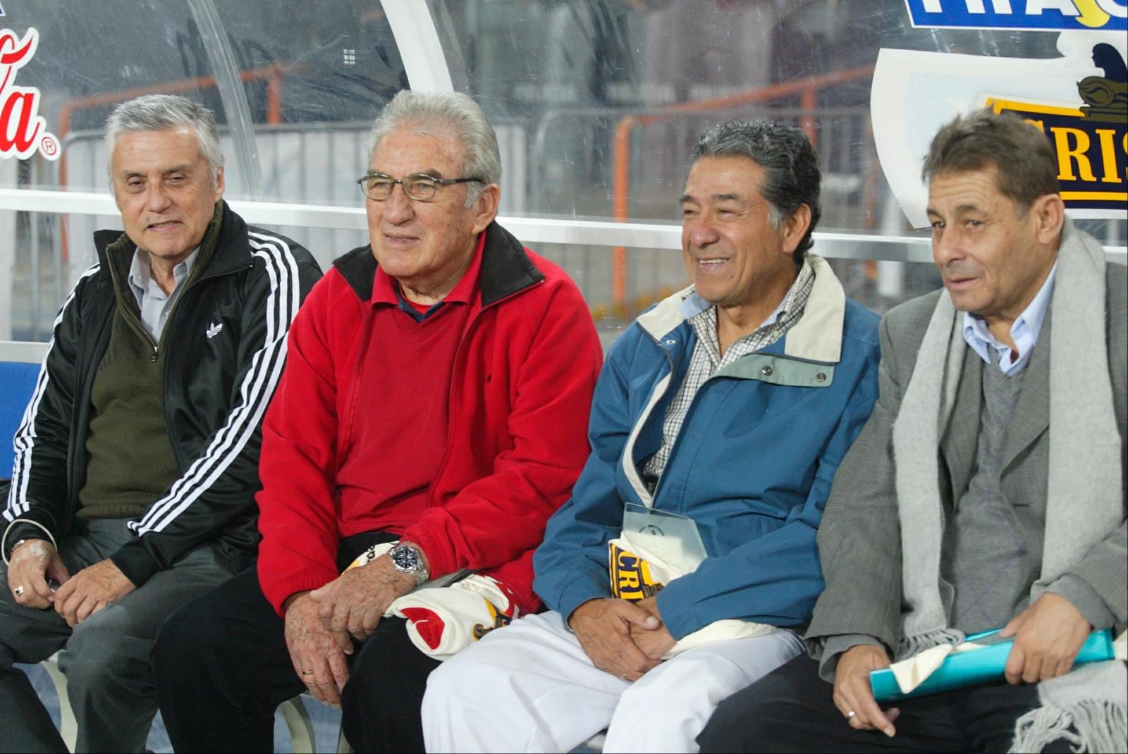 Doctor Jorge Alva al lado de José Fernández y Roberto Chale, tres glorias de Universitario (Foto: GEC)