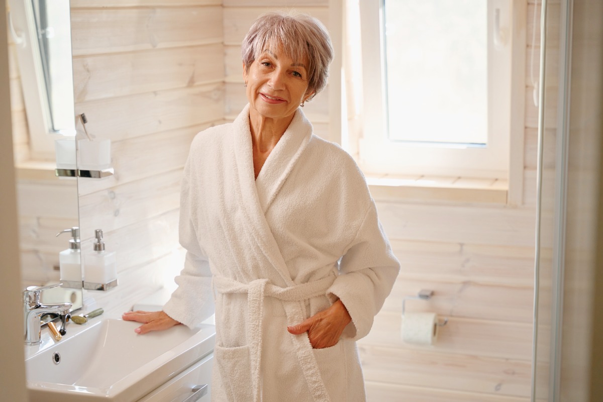 Buena higiene logrará un envejecimiento saludable de nuestros adultos mayores. Foto: Istock.