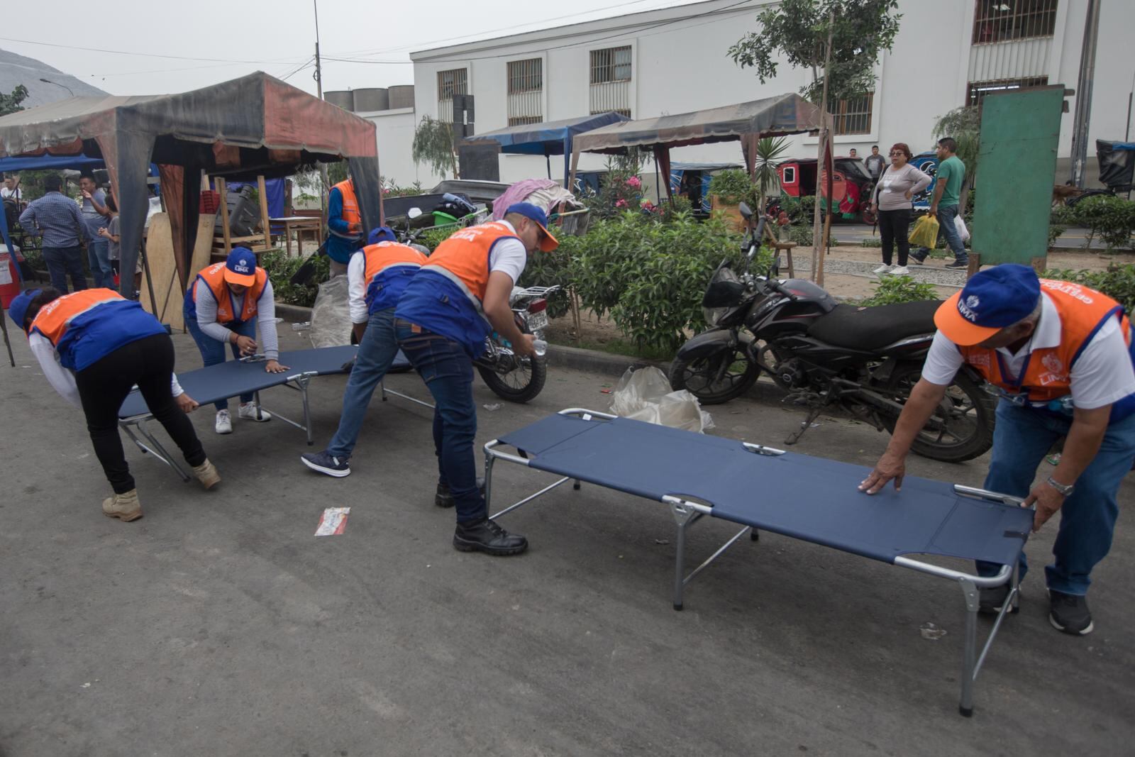La Municipalidad de Lima acudió para brindar ayuda. | Foto: Andrés Paredes / Diario Trome