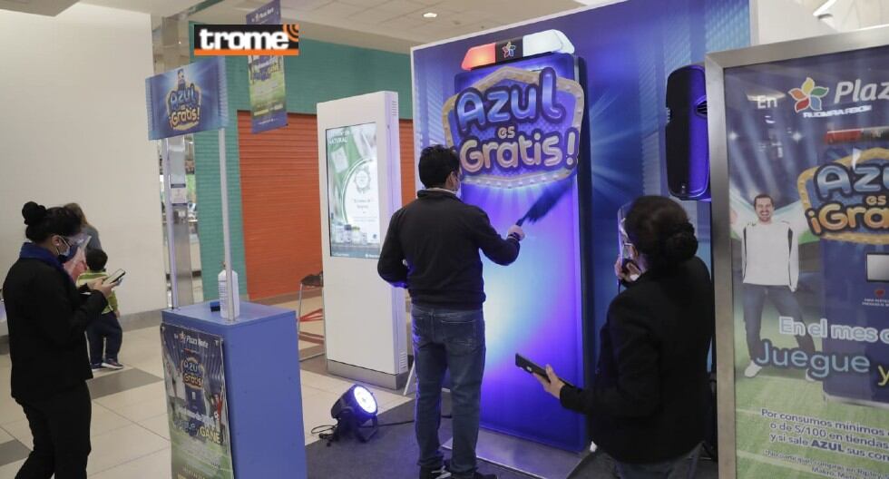 Centros comerciales con más público por compras para el Día del Padre y juegos sorpresa. (Trome / Renzo Salazar)