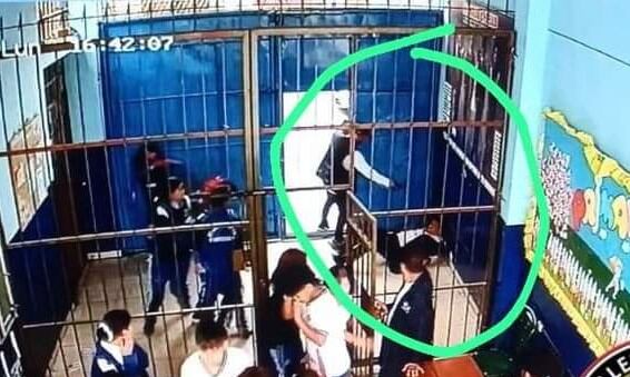 Delincuente le disparó a profesor delante de escolares.