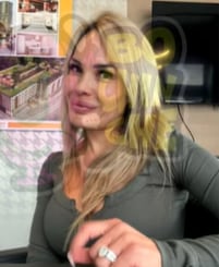 Mary Moncada le da consejito a Karla Tarazona