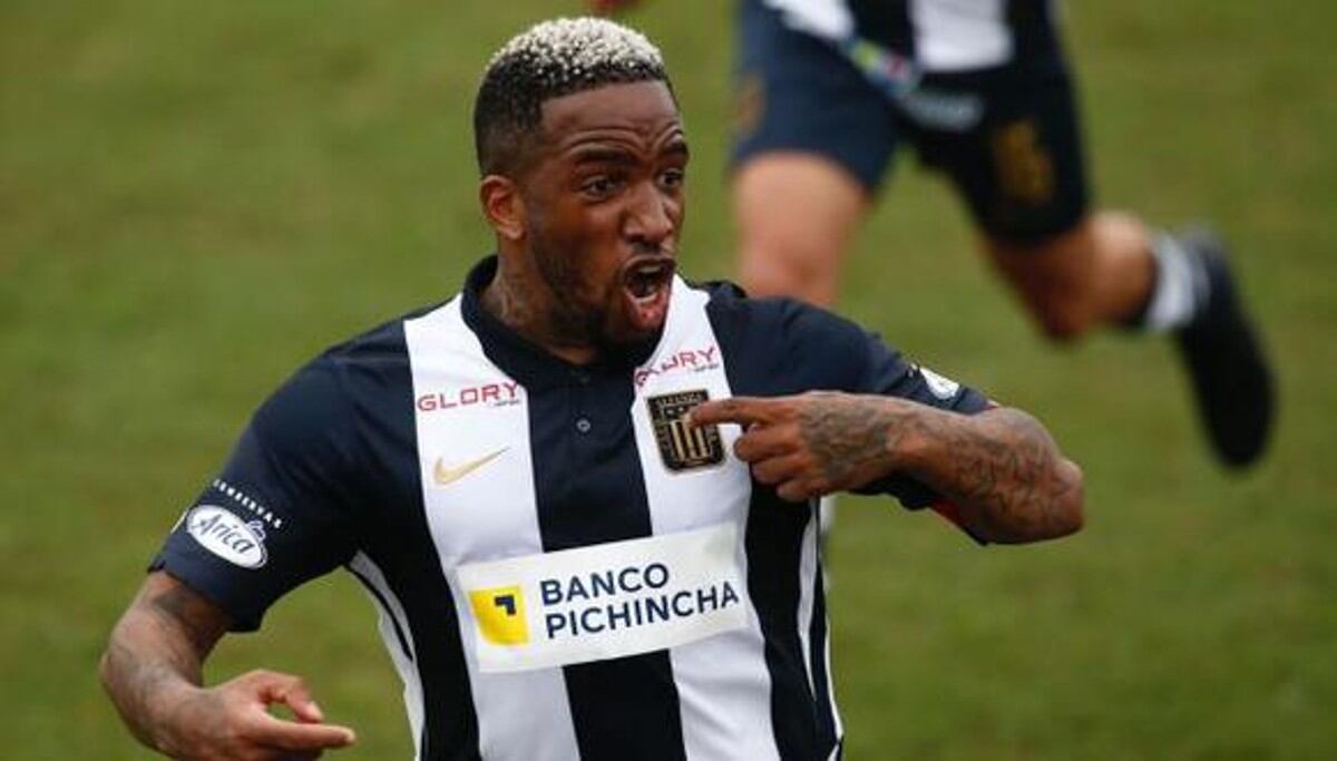 Jefferson Farfán tambien fue analizado por Mossul (Foto: Liga 1)
