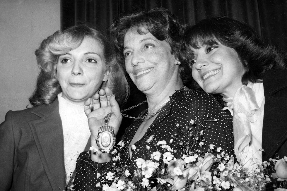 La mayor parte de sus películas no han sobrevivido el paso del tiempo e infelizmente no las hemos podido ver. Sin embargo, para nuestra generación, Elvira dejó una huella imborrable caracterizando a la malvada doña Carmen en 'Maruja en el infierno', donde realizó una extraordinaria actuación que le valió los elogios de la prensa.