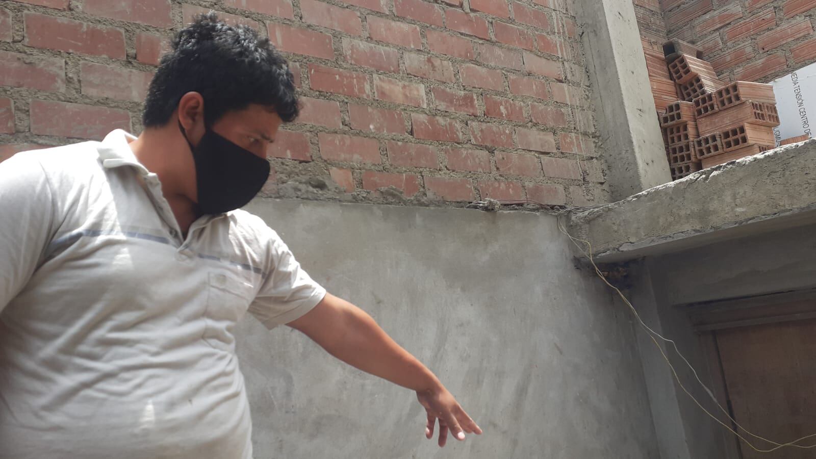 Marco Antonio Miranda Páucar (36) correteó a su hermano mayor Evert Arturo Miranda (38) y lo asesinó de varias cuchilladas, en Villa María del Triunfo.