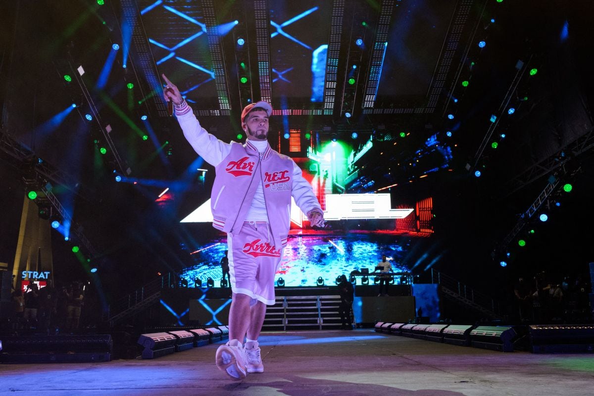 Anuel AA se presenta durante el festival de música Vibra Urbana en Las Vegas, Nevada, el 30 de abril de 2022 (Foto: Bridget Bennett / AFP)