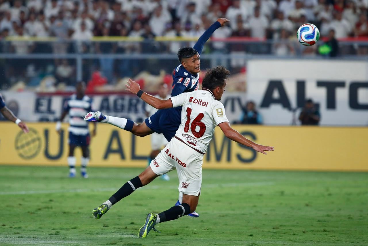 Universitario derrotó 1-0 a Alianza Lima. (Foto: Fernando Sangama / @photo.gec)