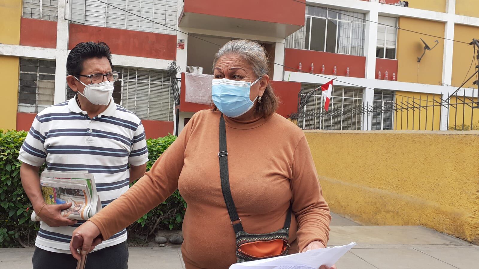 El conocido periodista deportivo Raúl José Castro Manrrique (62), se debate entre la vida y la muerte al ser atropellado por un bus de transporte público. (foto: TROME)