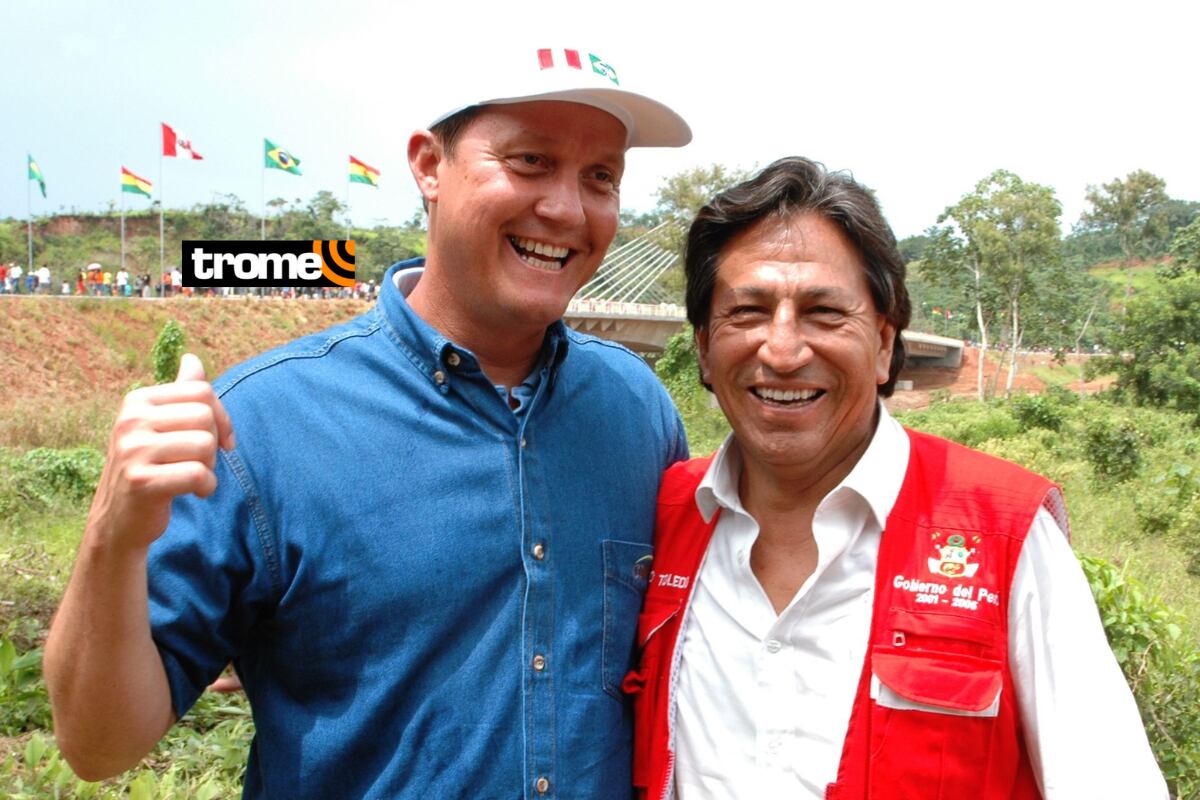 Jorge Barata y Alejandro Toledo durante la supervisión de una de las obras de la Interoceánica.