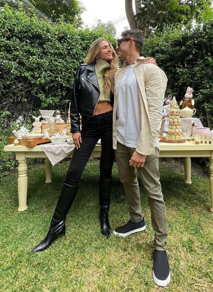 Hugo García y Mafer Neyra posando con sus respectivas parejas en el Baby shower de Natalia Merino (Fotos: Instagram