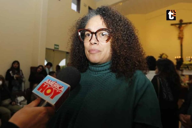 Diferentes artistas acudieron a darle el último adiós a Yola Polastri. (Jesús Saucedo/@photo.gec)