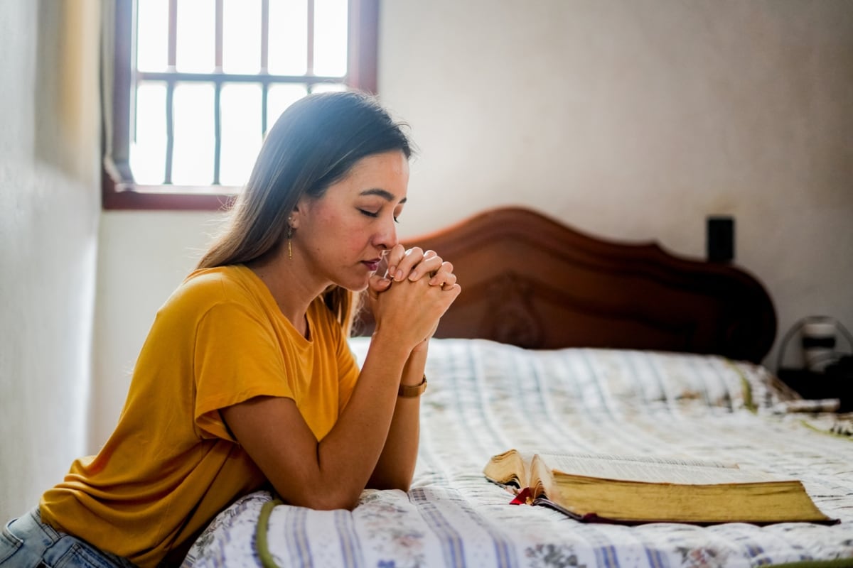 Cuando reces, hazlo en un lugar tranquilo. Foto: Istock.