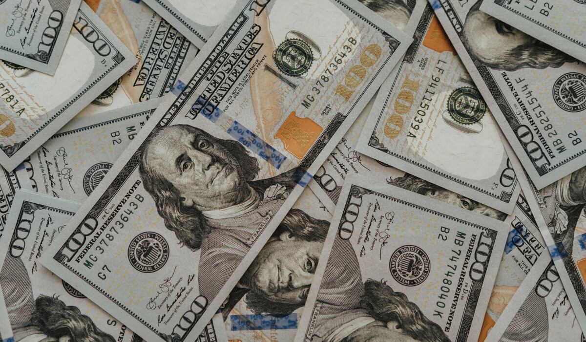 El monto de los "mil-millonarios" se redujo a diferencia del 2021 (Foto: Pexels)