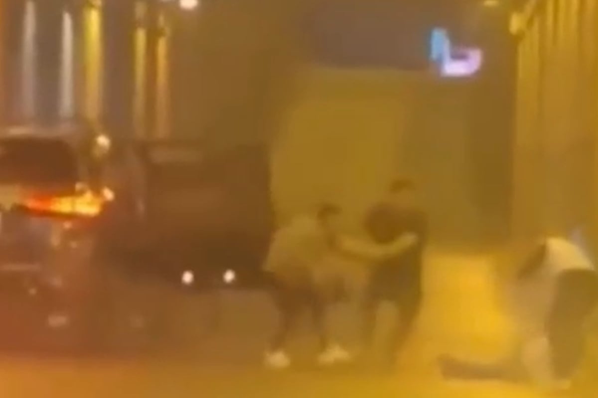 Delincuentes armados asaltan a familia y le roban moderna camioneta en bypass de Ciudad de Dios. (Foto: Captura/Latina)