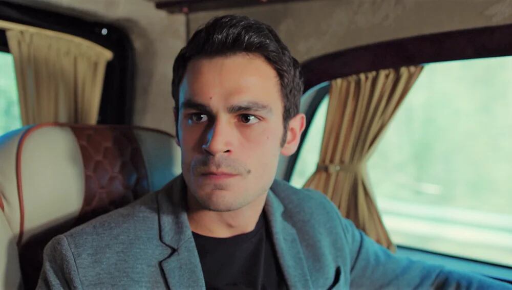 Dündar secuestra a Zeynep en la telenovela turca "Pecado original" (Foto: Med Yapım)