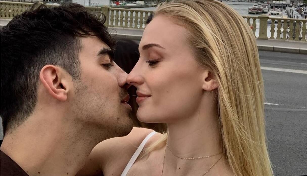 Joe Jonas cumplió 30 y Sophie Turner le dio romántica sorpresa. (Foto:@joeon/@sophiet)