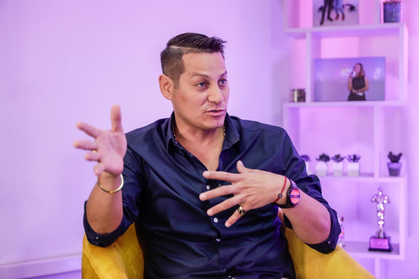 Luigui Carbajal en Café con la Chevez