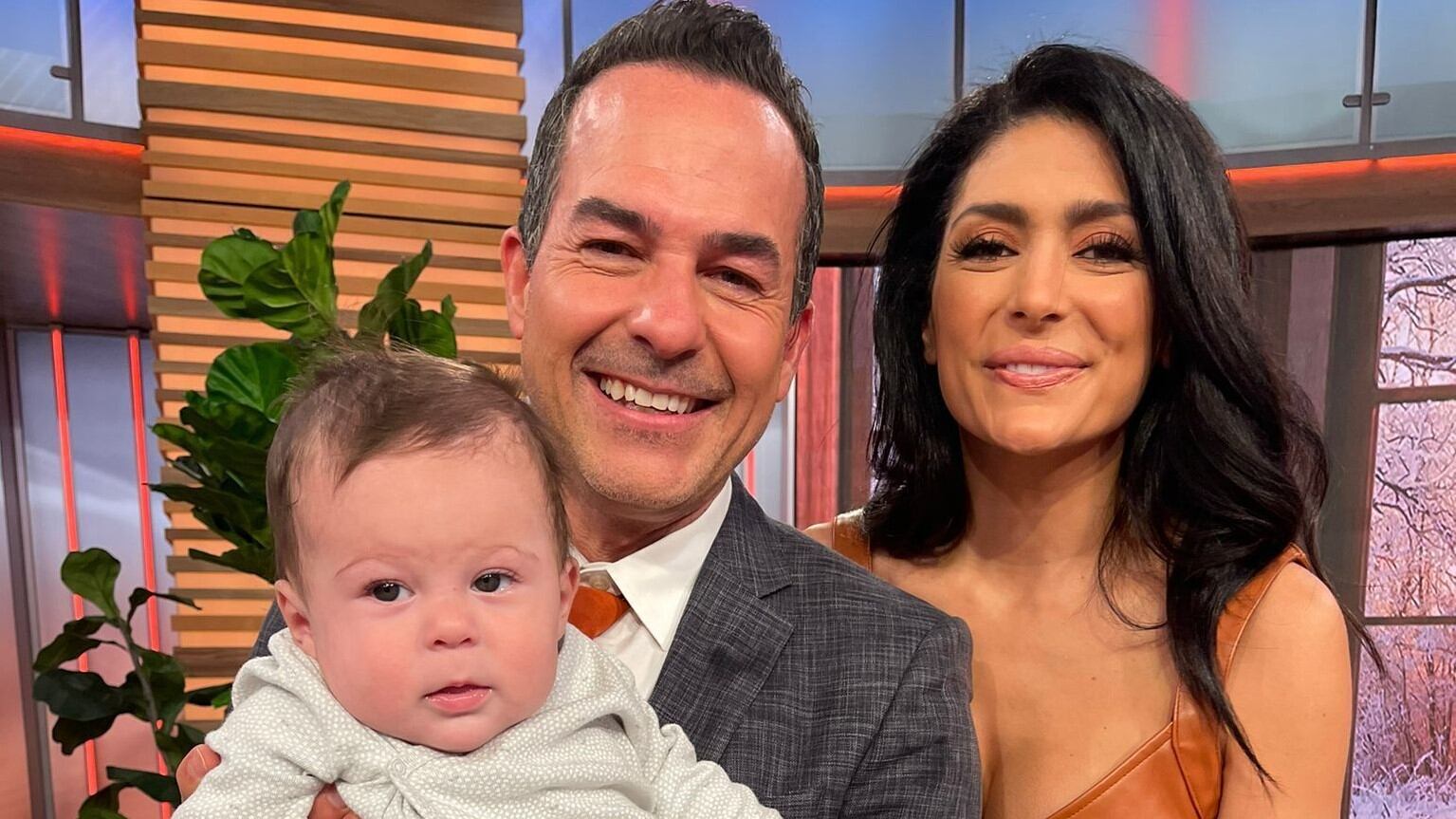 Vanessa Lyon y el presentador se convirtieron en padres en septiembre del 2021 (Foto: Carlos Calderón / Instagram)