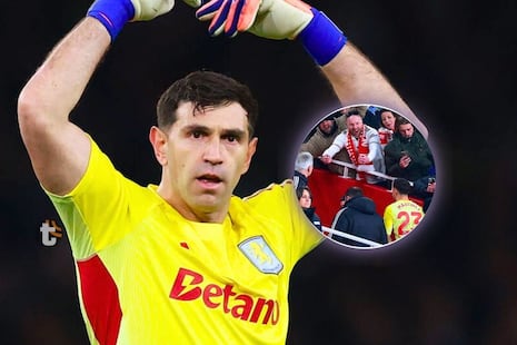 Dibu Martínez tuvo esta reacción con hinchas de Arsenal tras 4-1 al Aston Villa