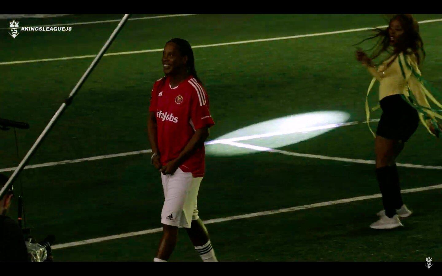 Ronaldinho debuta en Kings League con Porcinos FC. Foto: Captura.