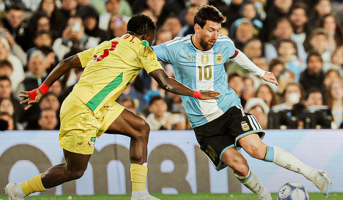 Lionel Messi fue de los que más peligro llevó al área de Benín. Foto: @argentina