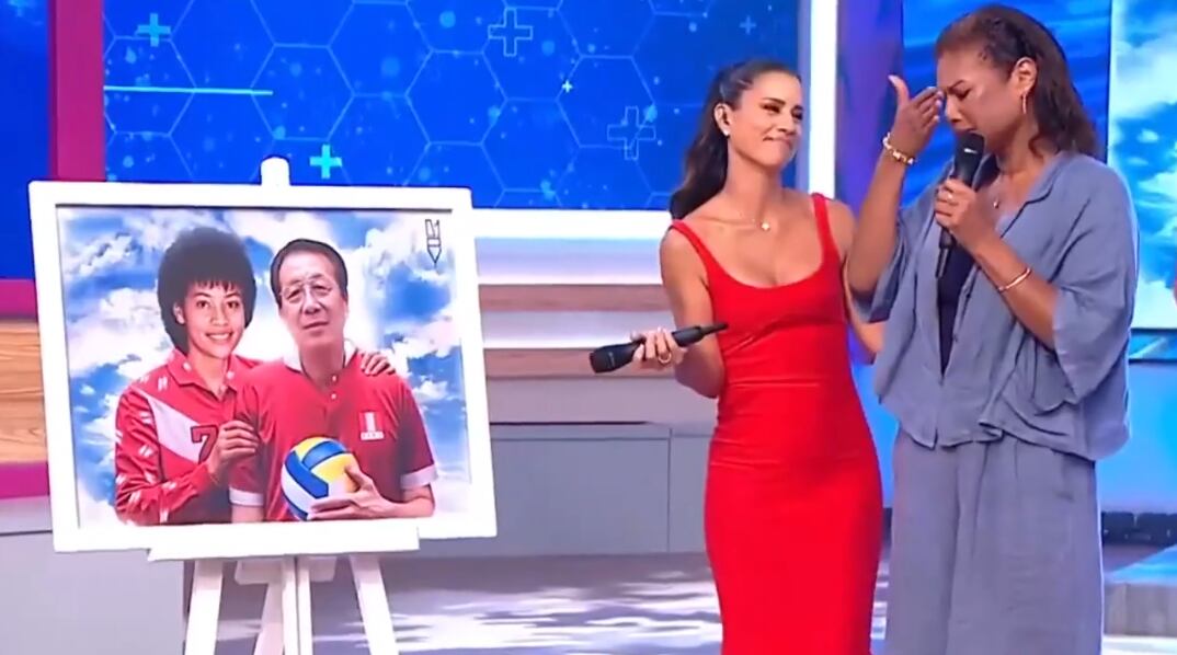 Cecilia emocionada hasta las lágrimas