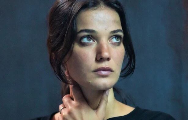 Ceylin, confundida, en el capítulo 39 de "Secretos de familia" (Foto: Ay Yapım)