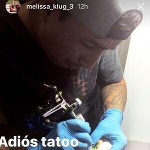 Melissa Klug se borra tatuaje de Diego Chávarri