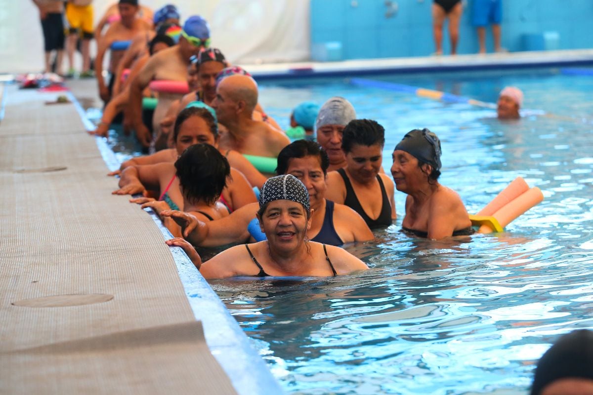 Abuelitos se relajan y entretienen. Foto: Municipalidad de San Martín de Porres.