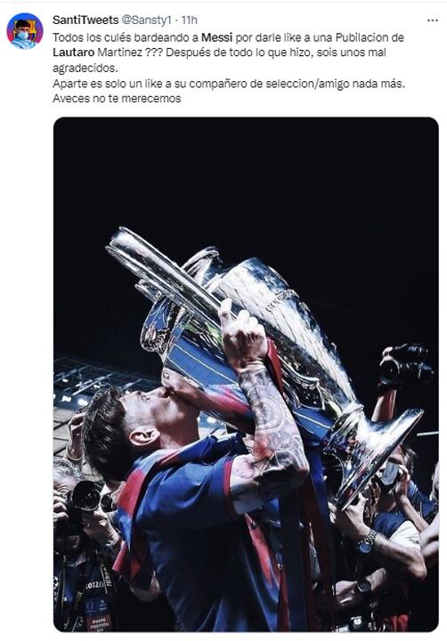 Una parte de la fanaticada salió a defender al mediocampista argentino.