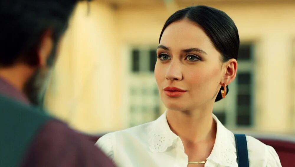 Betül se reúne con Abdülkadir en "Tierra amarga" (Foto: Tims & B Productions)