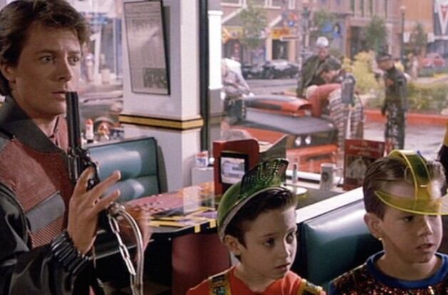 El actor logra aparecer en la cinta de viajes en el tiempo (Foto: Back To The Future / Netflix)