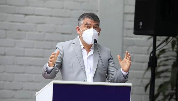 Julio Guzmán resalta el plan de gobierno elaborado por el Partido Morado. (Foto: GEC)