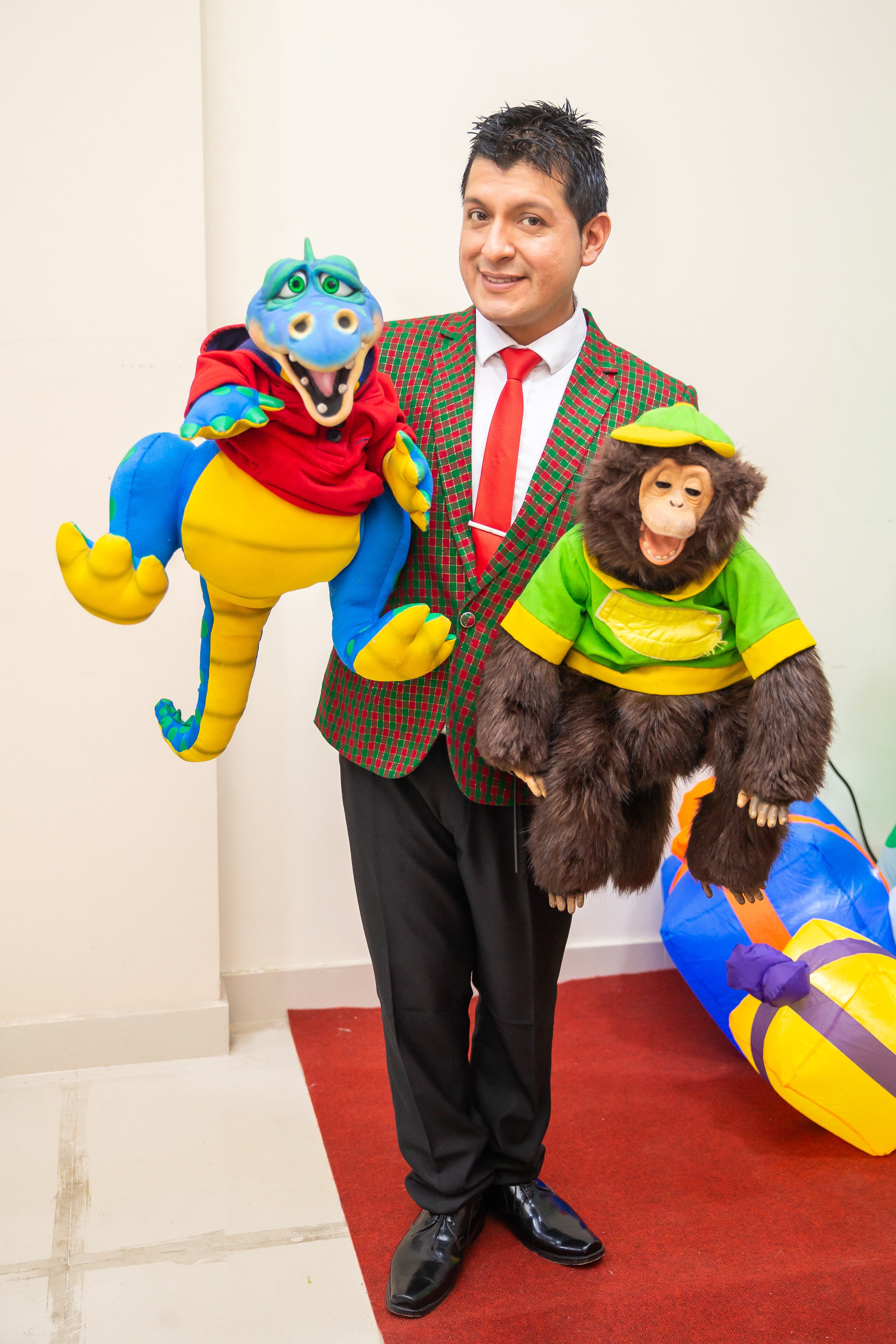 Uno de sus personajes principales es Dragoberto. Foto: Allengino Quintana.