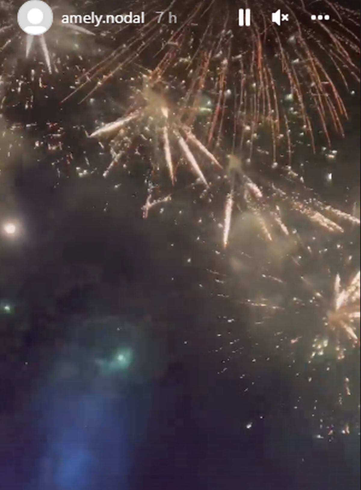 Fuego artificiales fueron el corolario para la gran fiesta de Amely (Foto: Amely Nodal / Instagram)