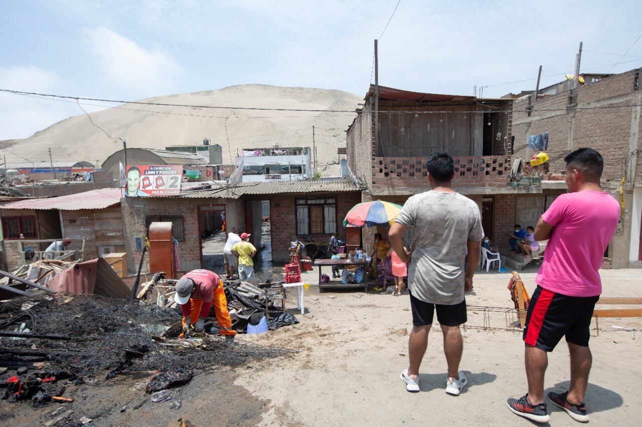 La familia Anchante perdió sus objetos de valor y hasta sus ahorros. | Foto: Andrés Paredes / Trome