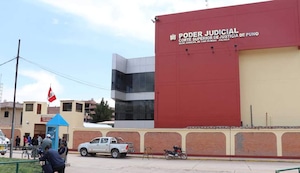 Juliaca: Juez manda a 3 policías a la cárcel por robo en vivienda