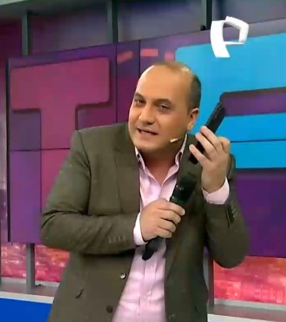 Metiche llama en vivo a Dilbert Aguilar