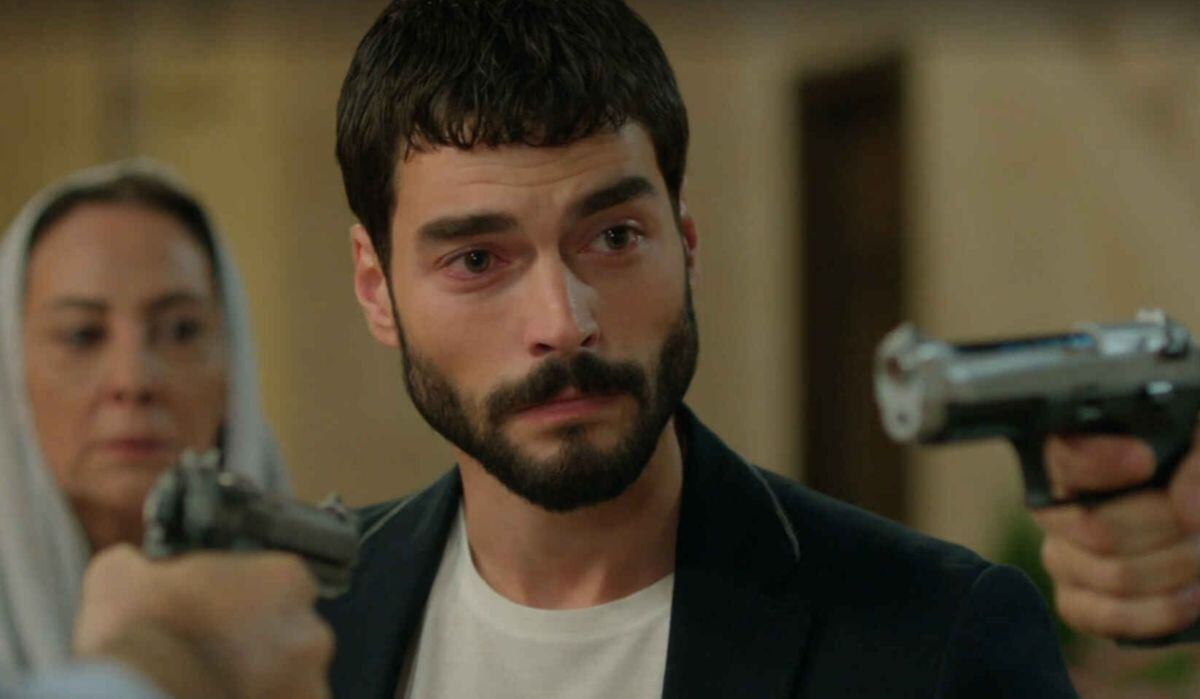 Hercai es una serie de televisión turca de 2019 protagonizada por Ebru Şahin y Akın Akınözü (Foto: Mia Yapım)