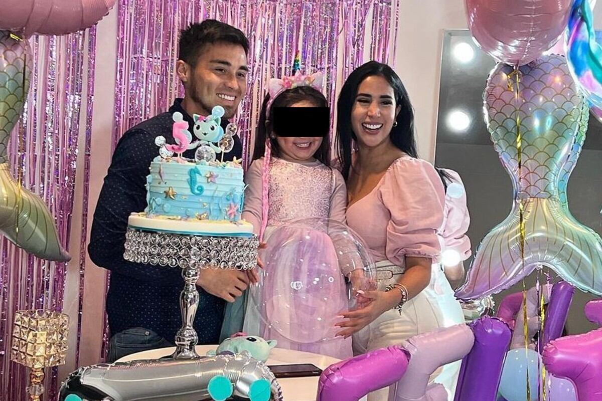 Una linda postal de Melissa Paredes, Rodrigo Cuba y su pequeña hija (@.gatocuba16)