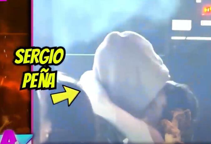 Sergio Peña fue captado en concierto de música urbana. (Amor y Fuego)