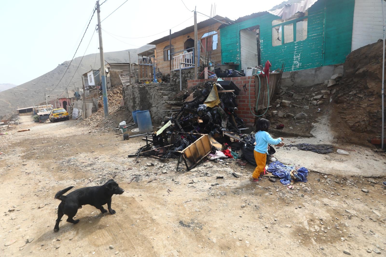 Familia lo perdió todo tras incendio provocado. | Foto: Gonzalo Córdova