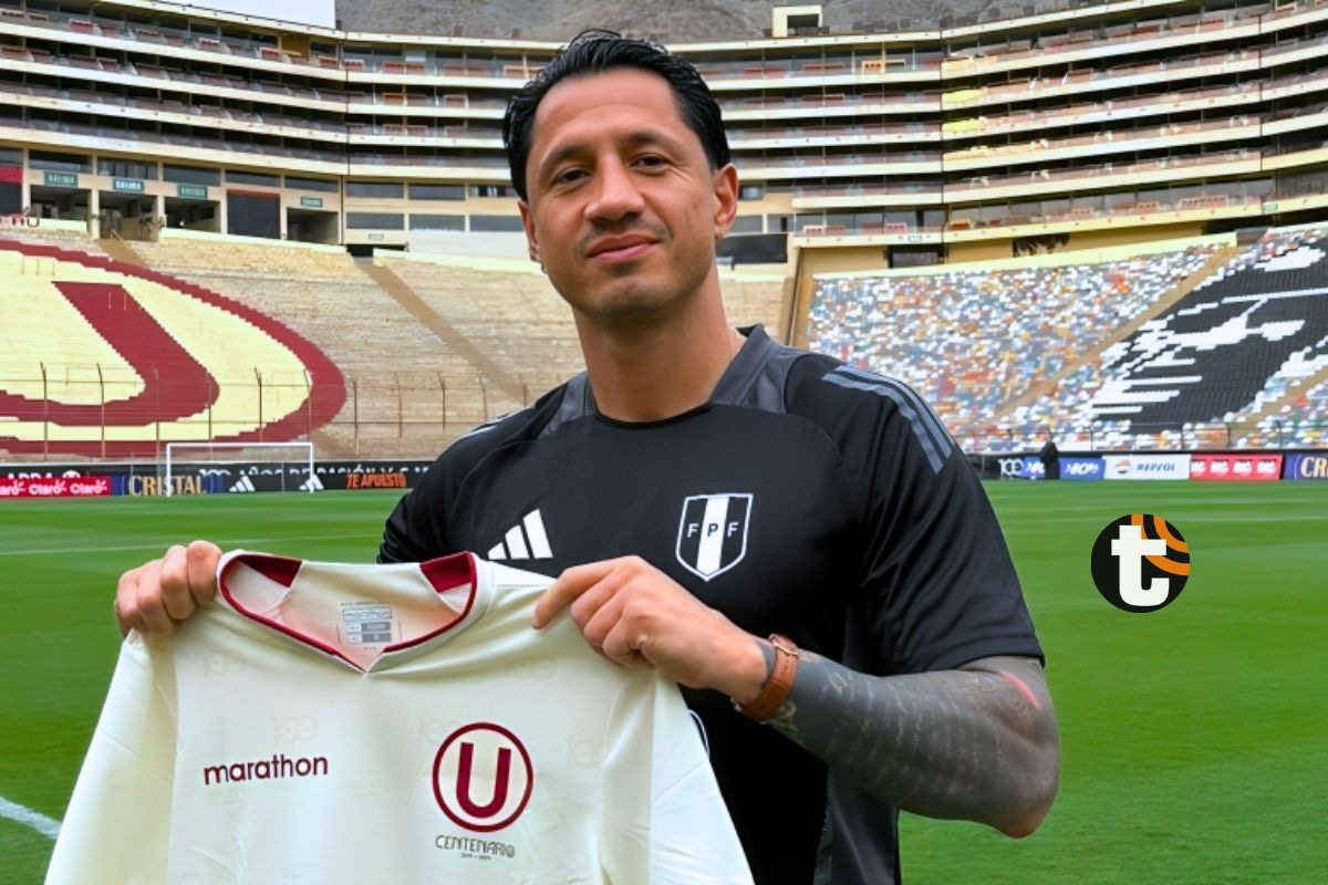 Gianluca Lapadula posa con la crema en marzo del 2024 (Foto: @universitario)