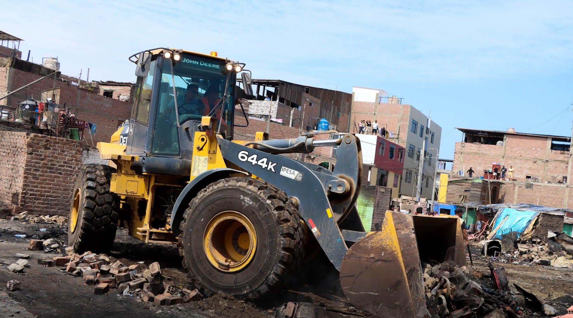 Dantesco incendio dejó en la calle a 25 familias. (Municipalidad de Chancay)