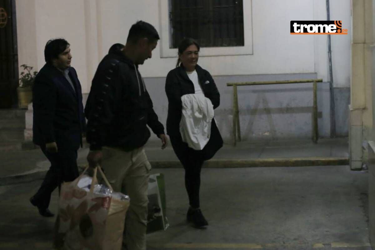 Empresaria Sada Goray ya fue llevada en medio de fuertes medidas de seguridad a la Prefectura. (César Bueno @photo.gec)