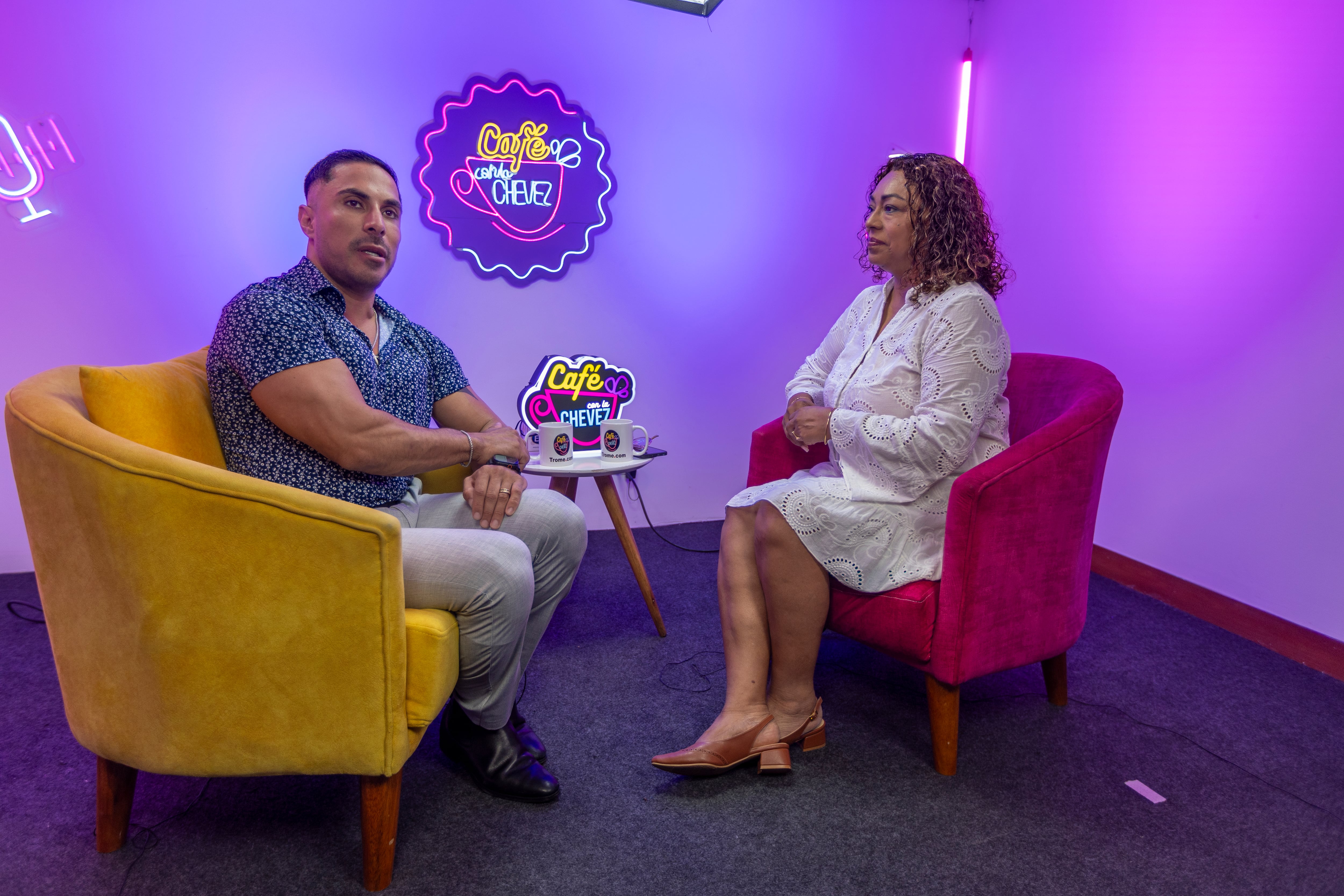 Ariel Bracamonte Fefer en el Café con la Chevez. Foto: Mario Zapata | @Photo.Gec